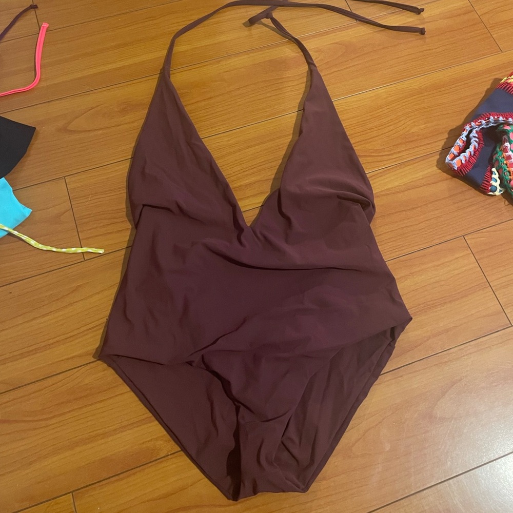 alila open back one piece burgundy color size S